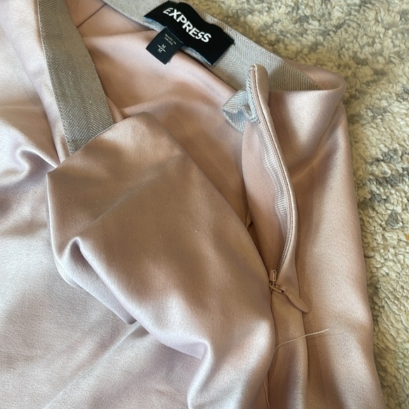 Express women size medium side zipper pink satin mid length skirt - Picture 3 of 4